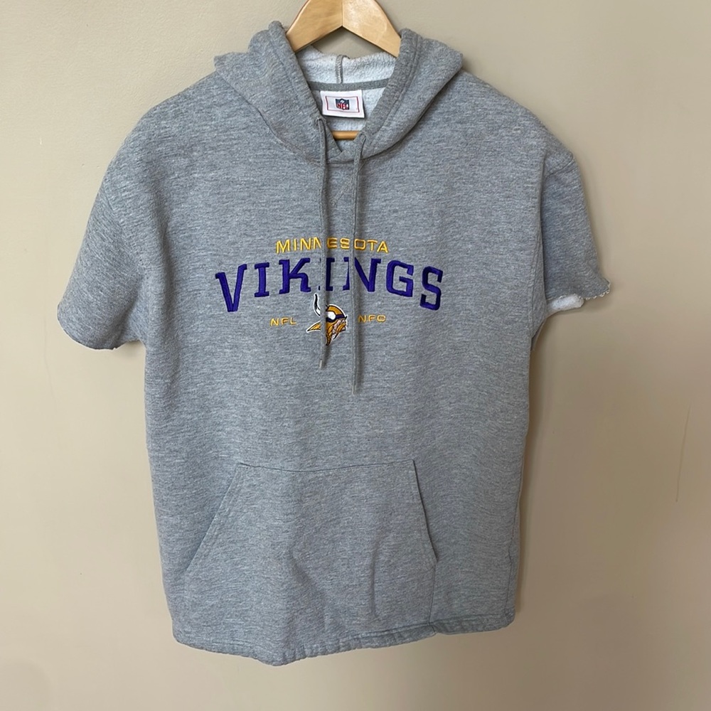 Minnesota Vikings short sleeved hoodie size Large